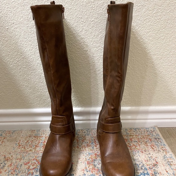 Faux leather boots - Picture 2 of 3